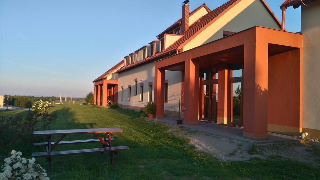 Penzion Alma Znojmo Exterior foto